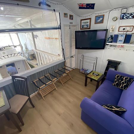 On The Water Boat House Apartment Whangarei Exterior photo