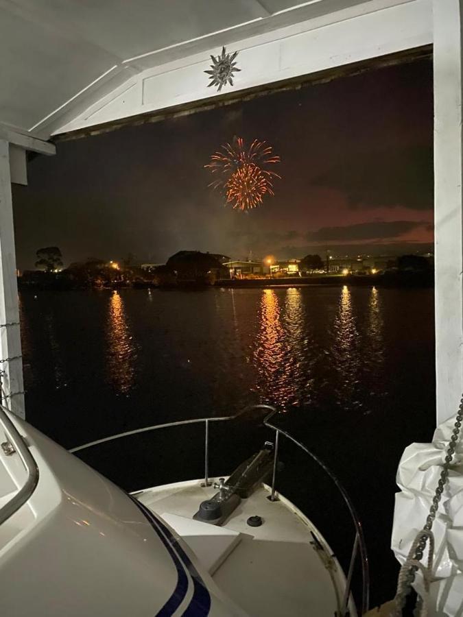 On The Water Boat House Apartment Whangarei Exterior photo