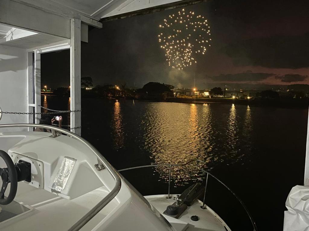 On The Water Boat House Apartment Whangarei Exterior photo