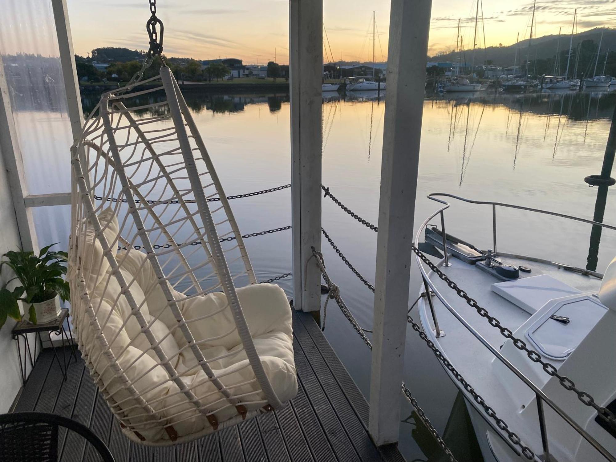 On The Water Boat House Apartment Whangarei Exterior photo